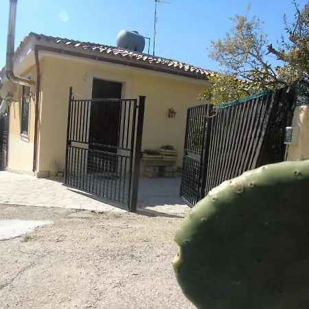 Lovely 3-bed In Holiday home Noto