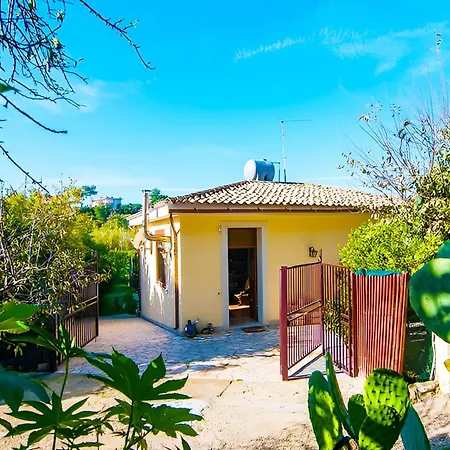 Lovely 3-bed In Holiday home