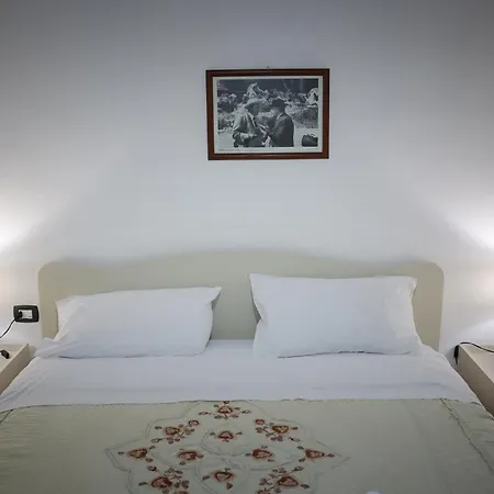 - Sleeps 4 - Parking - Garden Feriehus