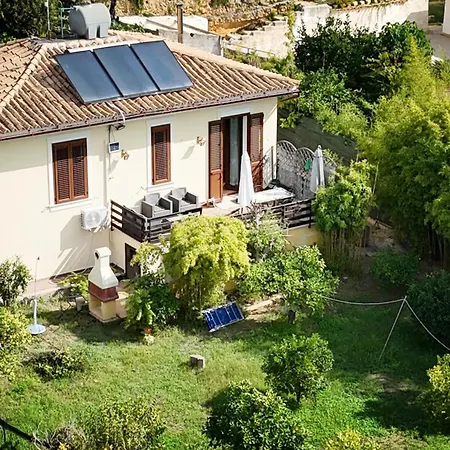 Feriehus - Sleeps 4 - Parking - Garden Noto